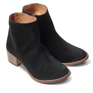 BEEK Nighthawk Black Leather Ankle Boots size 6